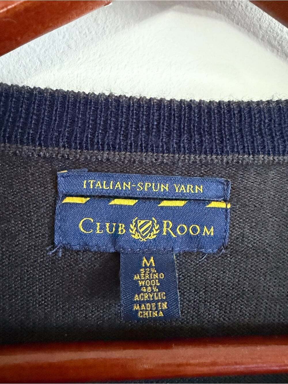 Club Room Merino Wool V-Neck Sweater – Dark Charcoal Classic Preppy Knit - Picture 4 of 6